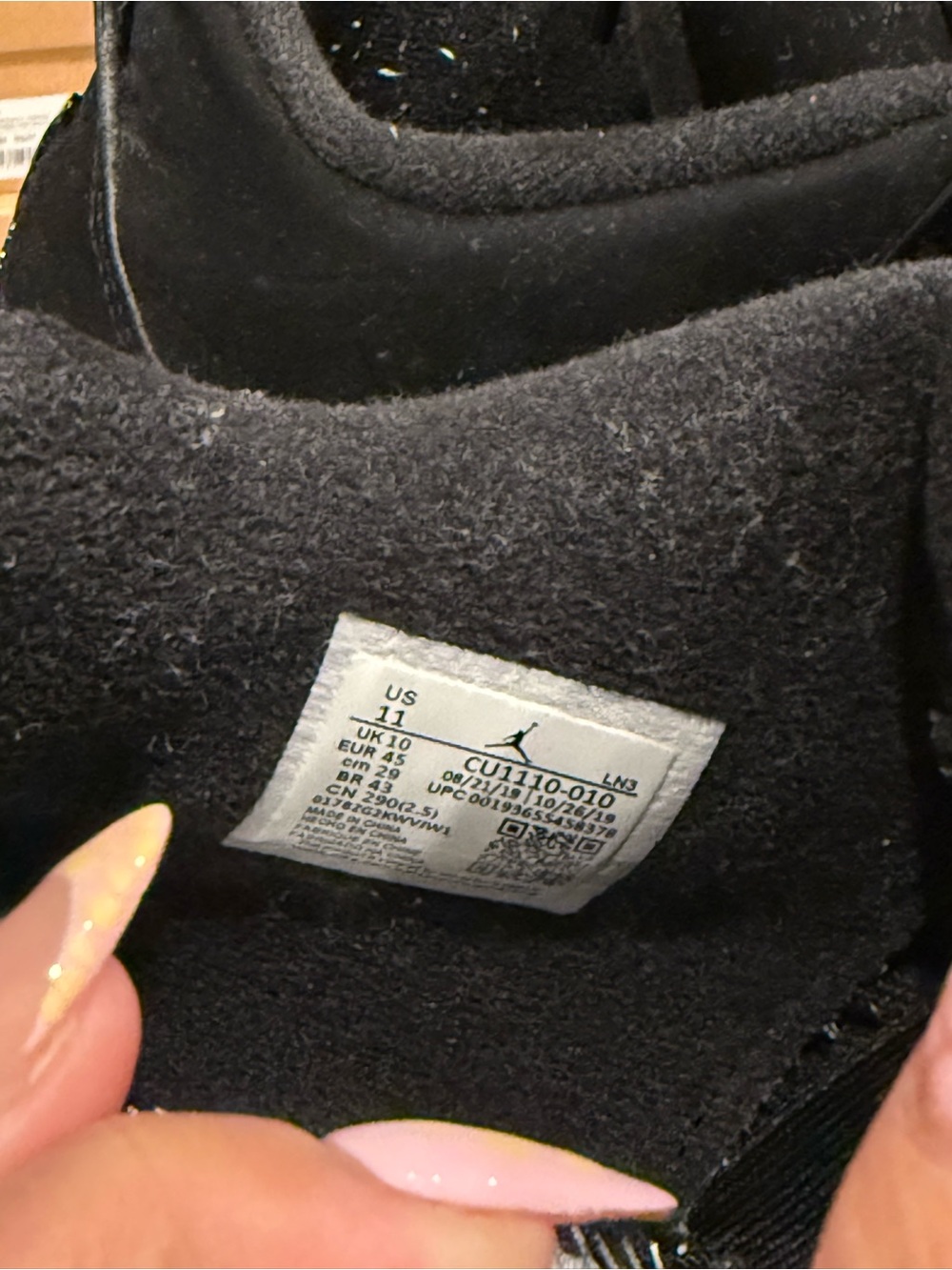 Nike Air Jordan 4 Retro "Black Cat" - Picture 3 of 6